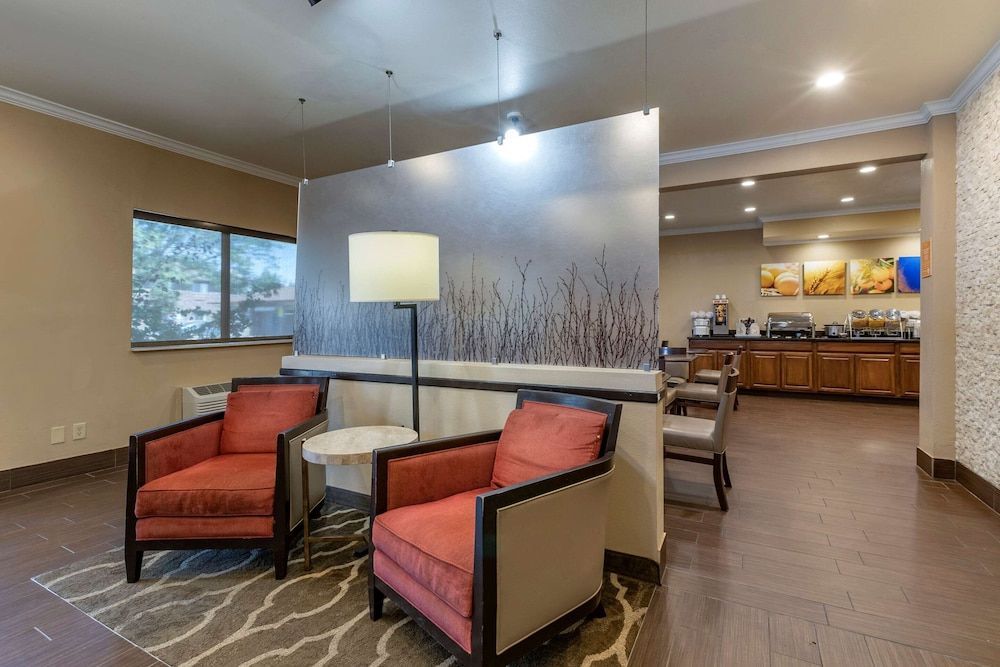Comfort Inn & Suites Waterloo - Cedar Falls 2