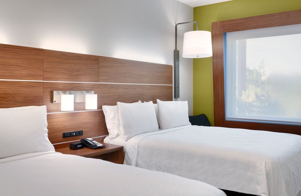 Holiday Inn Express & Suites GAINESVILLE I-75 by IHG 2