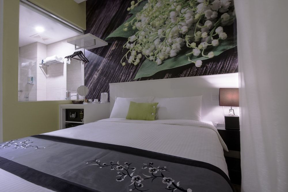 J8 Hotel 1