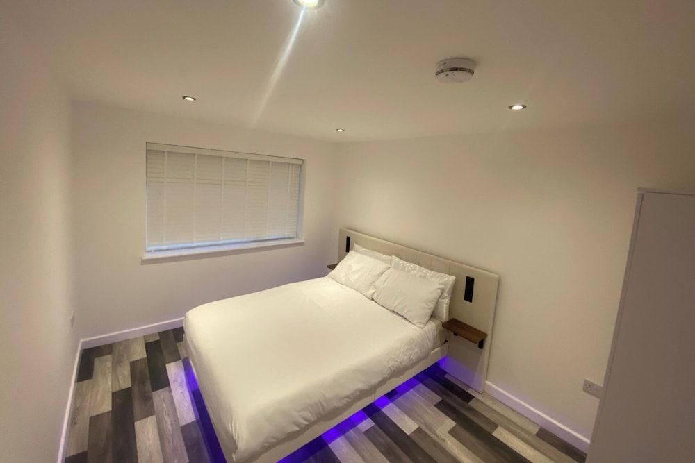 Stunning Truro 1-bed - Sleeps 2 & Parking 1