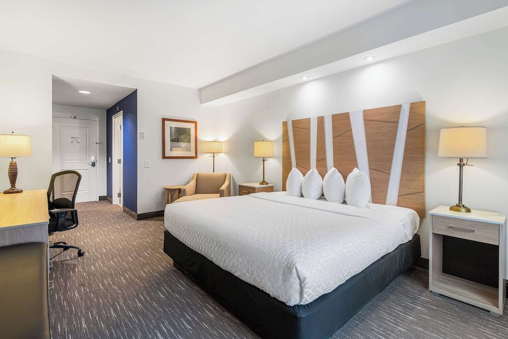 Best Western PLUS Westgate Inn and Suites 1