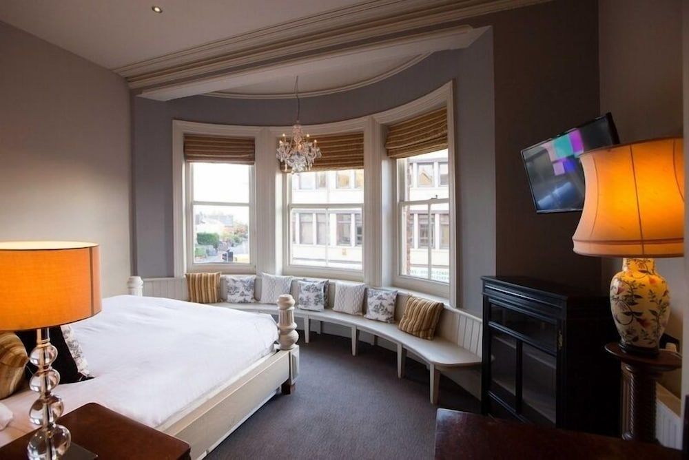 The Ox Pub & Rooms 2