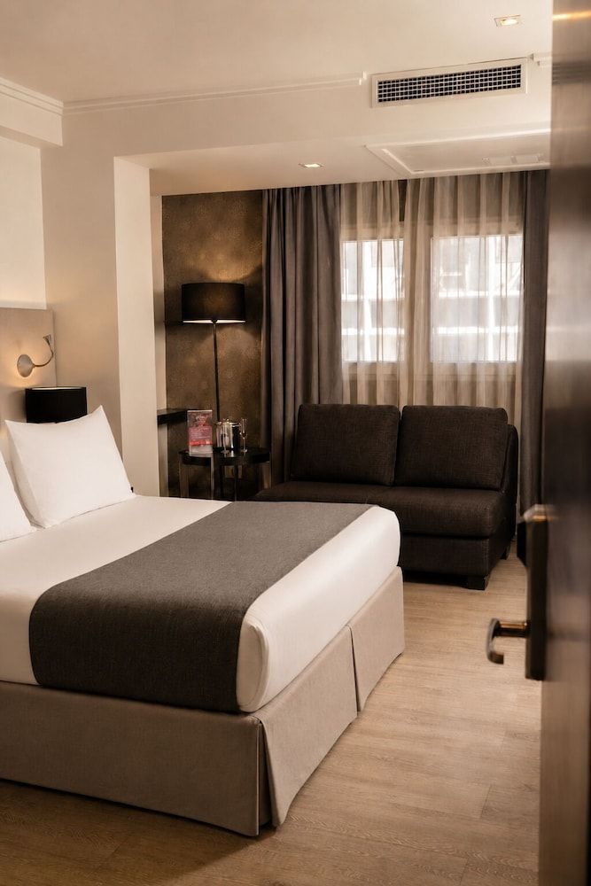 Hotel Sommelier Agustinas 1