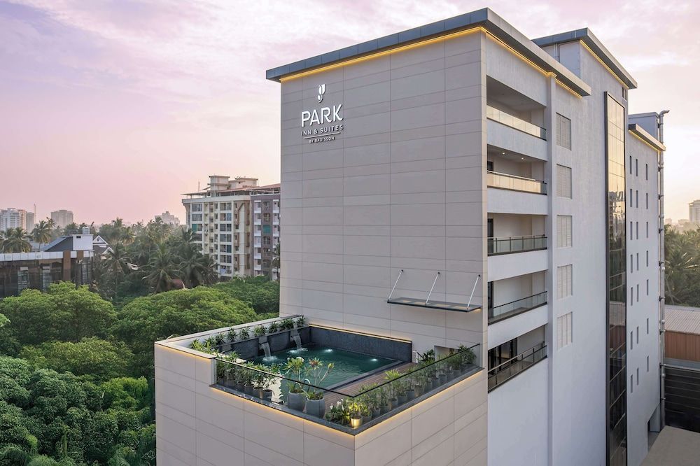 Park Inn & Suites by Radisson Thrissur East Fort 1