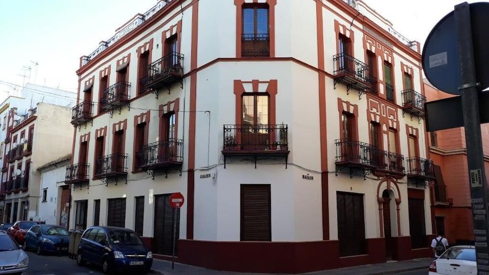 Hub Hostel Seville 1