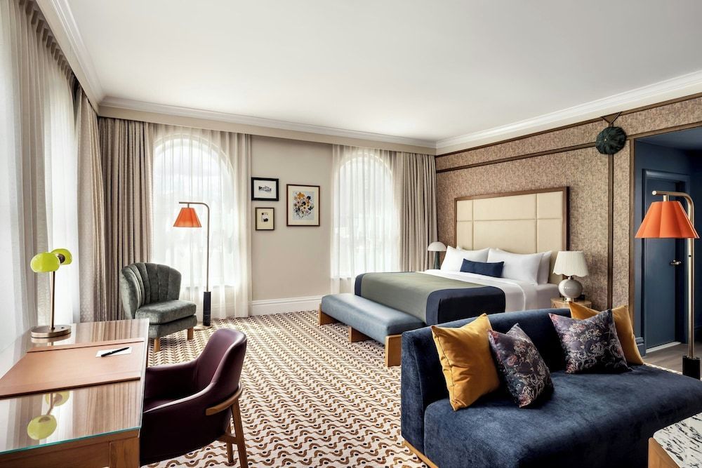 The Louie, A Davenport Hotel, Autograph Collection 1