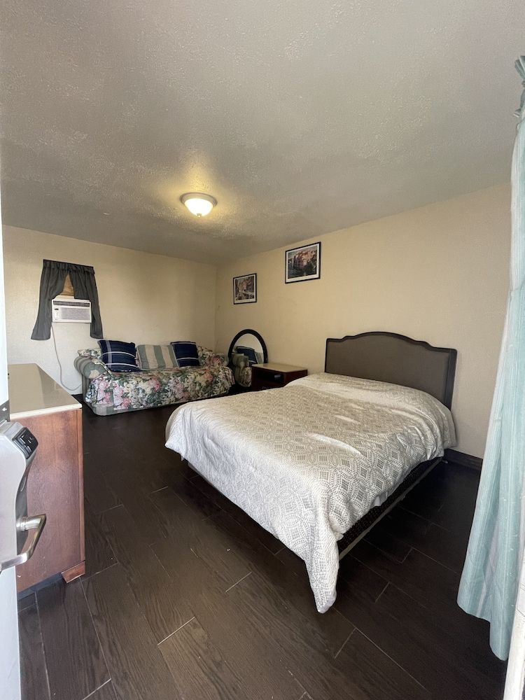 Rancho Motel - Ontario Airport 2