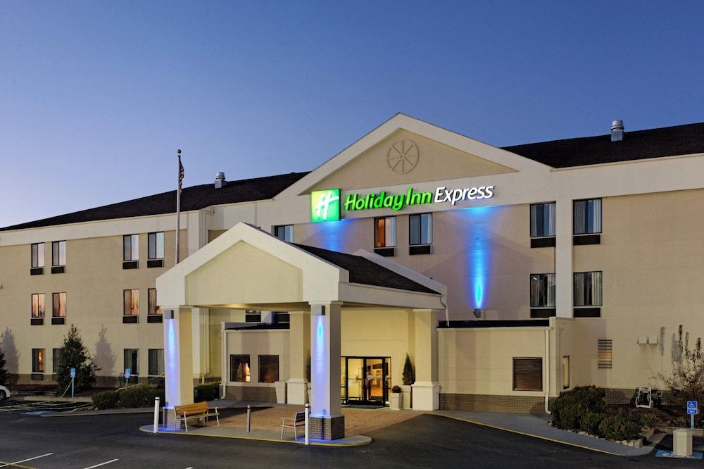 Holiday Inn Express METROPOLIS by IHG 1