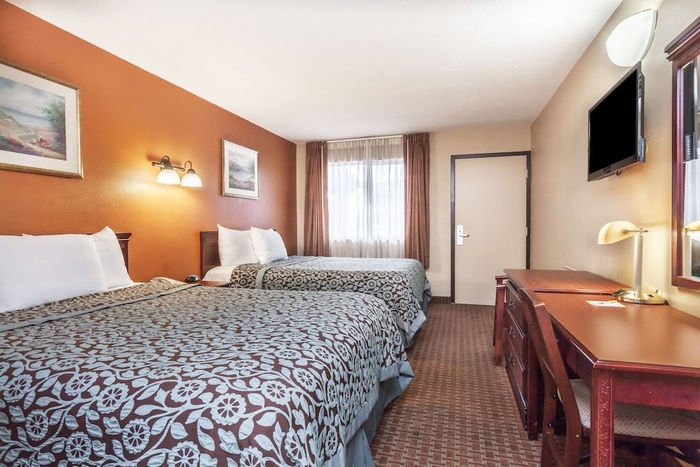 Red Carpet Inn 2