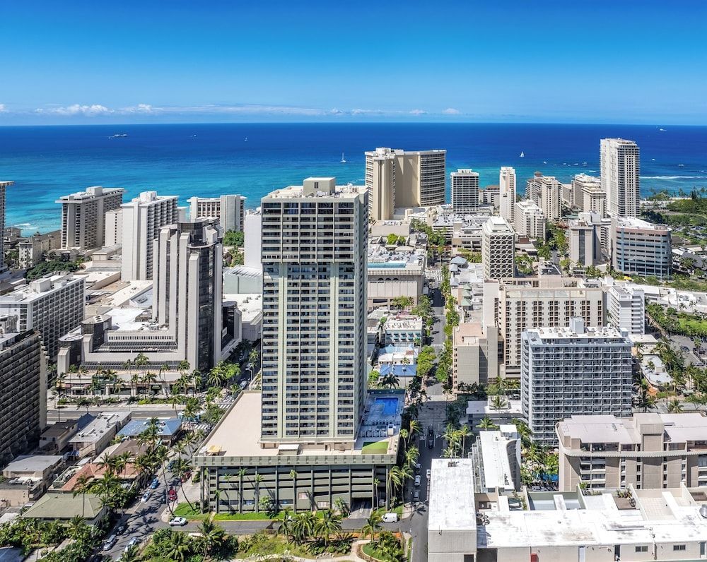 HEART of WAIKIKI,1BDRM,FREE PARKING, WIFI,NO RESORT FEES,YOUTUBE,NETFLIX ! 1