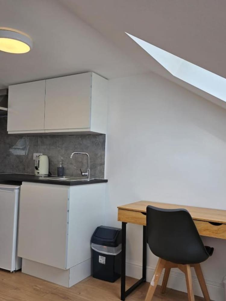 OYO Dorset House at Upton Park 2