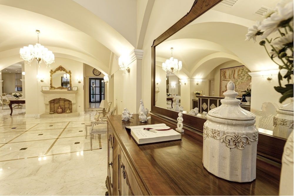 Ionia Suites 2