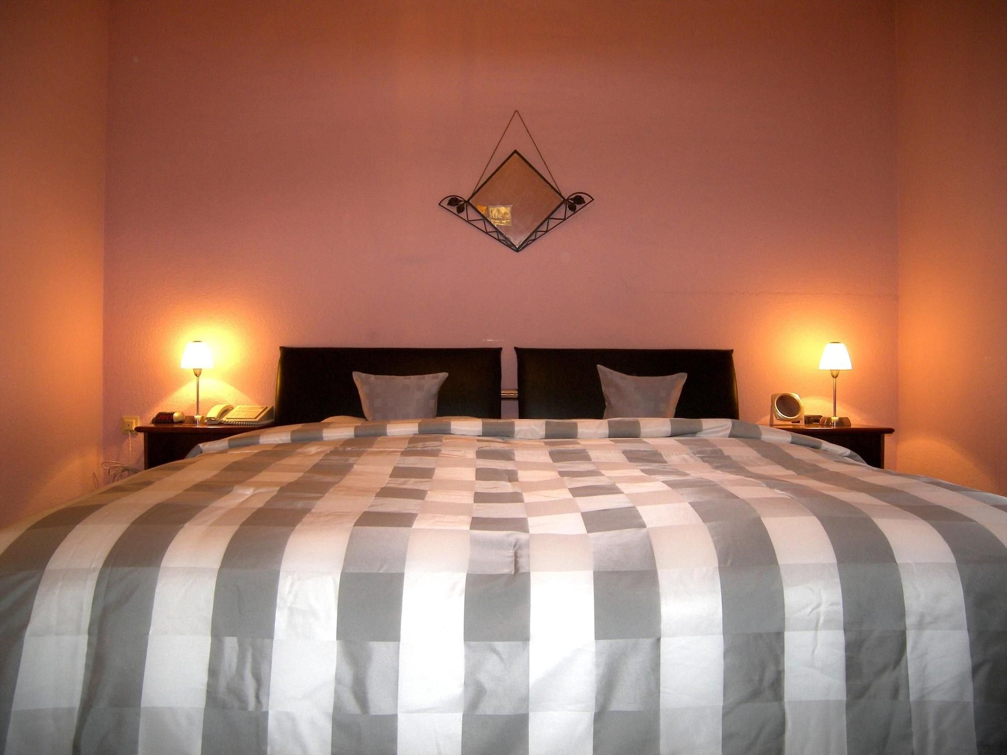 Hotel Attaché Frankfurt Airport Raunheim 1
