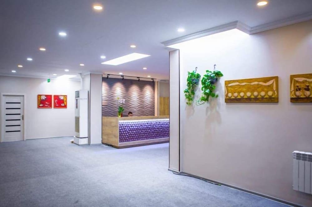 Square Boutique 1