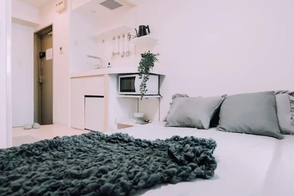 Minimalist Loft 902 2