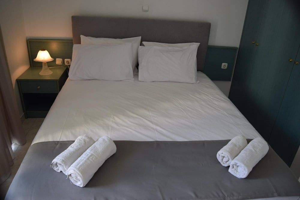 Lefteris Spacious APT Near Ialysos Beach 1