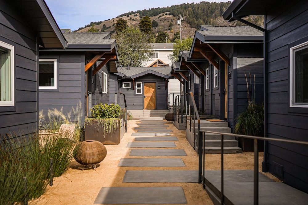 Surf Lodge 1