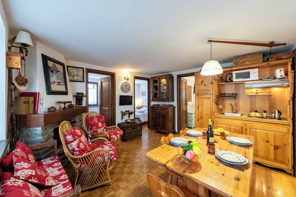 Graceful Apartment In Courmayeur 1