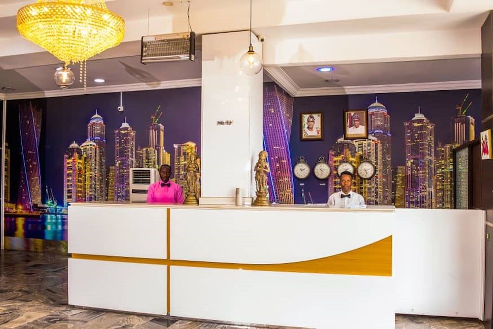 Nandas Hotel 2
