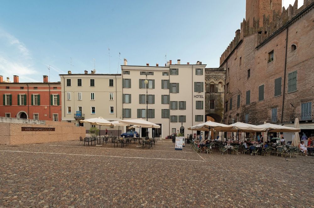 Hotel dei Gonzaga, MantegnaHotels 1
