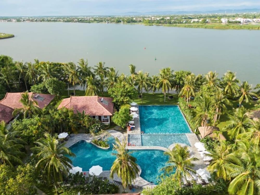 Vinh Hung Riverside Resort & Spa 1