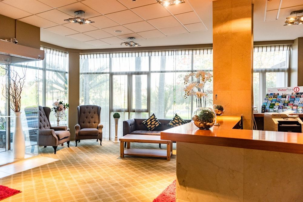 Ocean Breeze Hotel 2