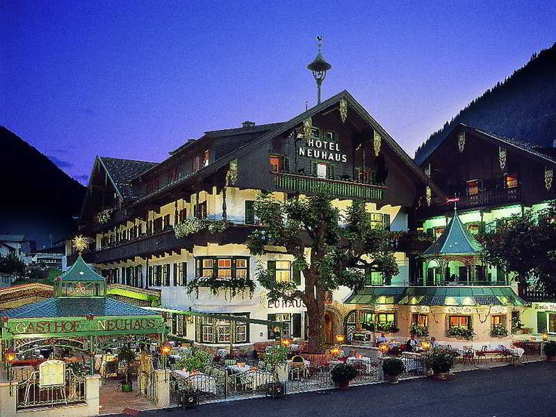 Hotel Appartements Neuhaus 1