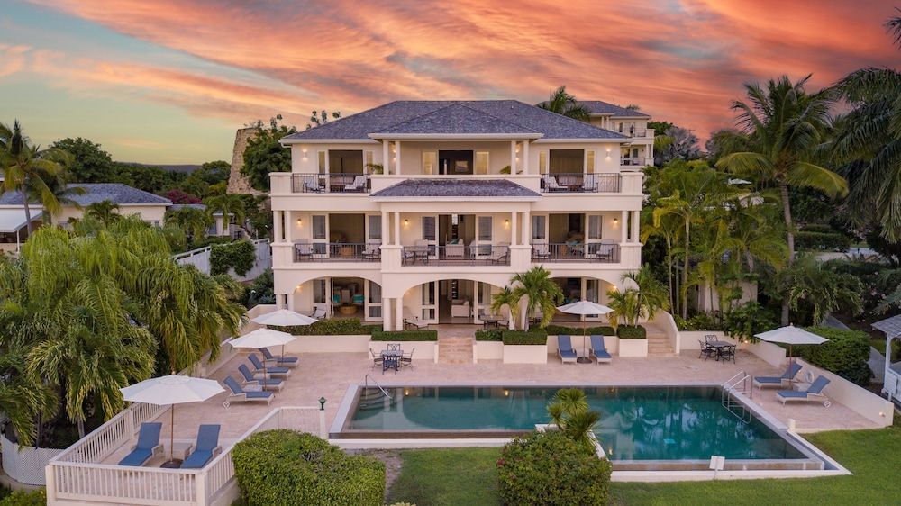 The Cove Suites at Blue Waters Resort and Spa 1