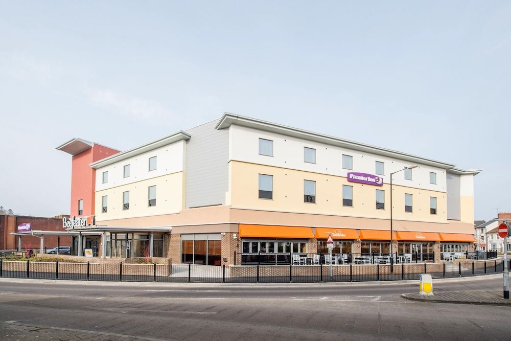 Premier Inn Yeovil Town Centre 1