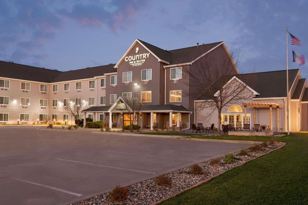 Country Inn & Suites by Radisson, Ames, IA 1
