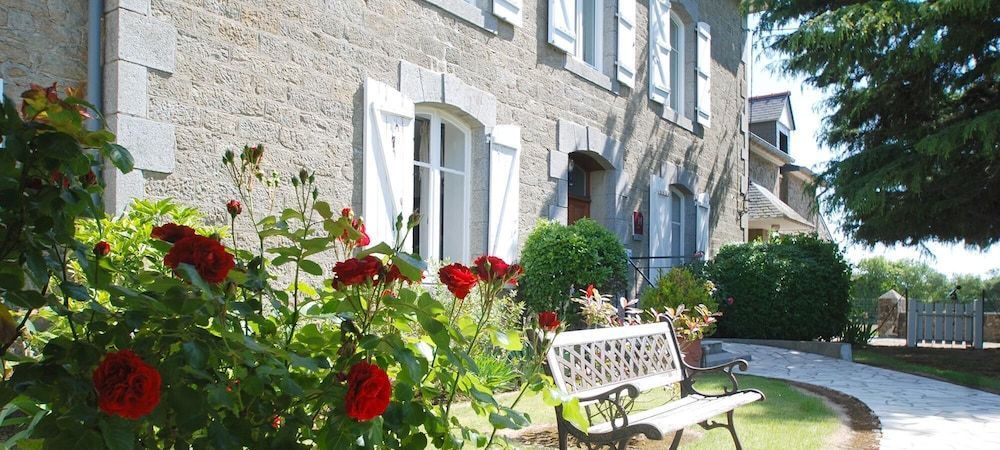 Hôtel Le Chatellier - Piscine chauffée d'avril à octobre 1