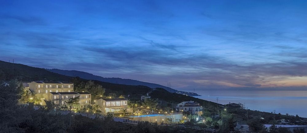 Paris - Ikaria - Karras Star Hotel - Ikaria