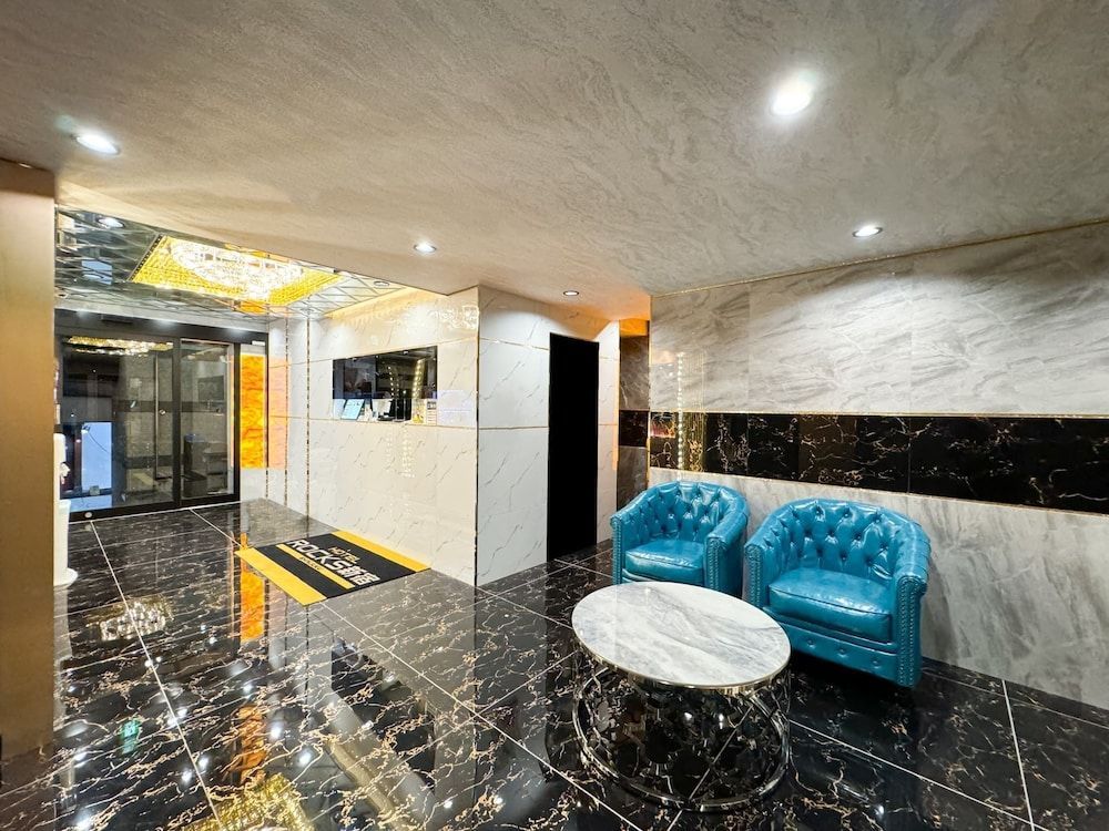 Hotel Rocks 2