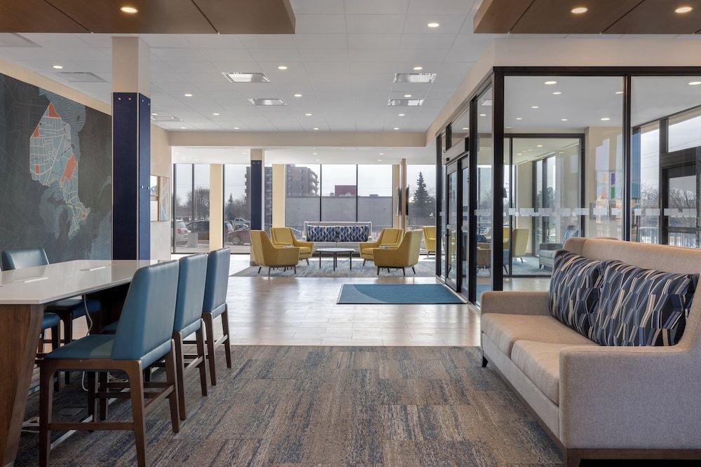 Holiday Inn Express & Suites St Thomas 2
