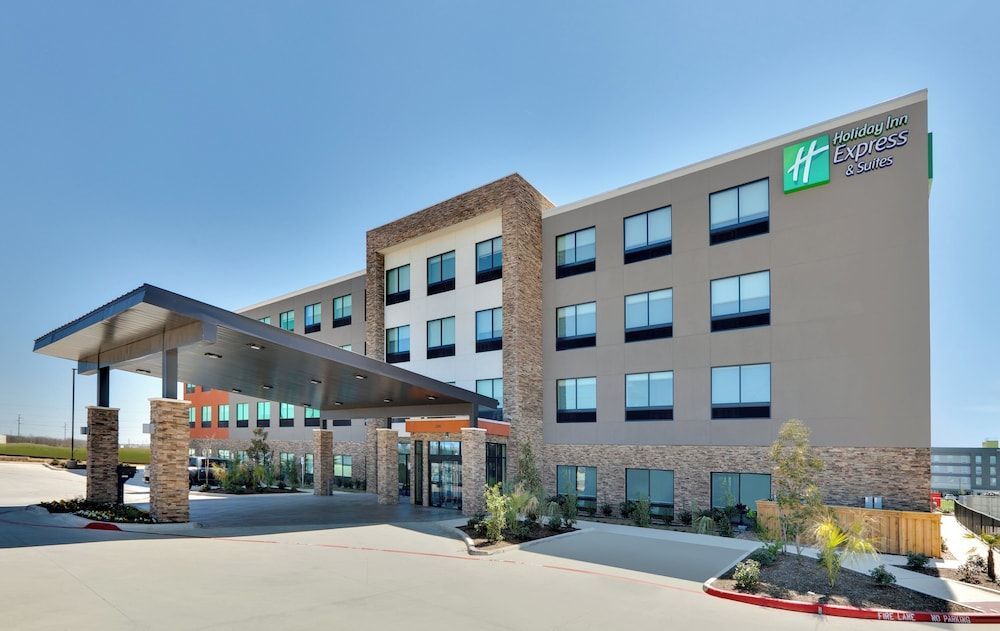 Holiday Inn Express & Suites FORT WORTH NORTH - NORTHLAKE by IHG 1