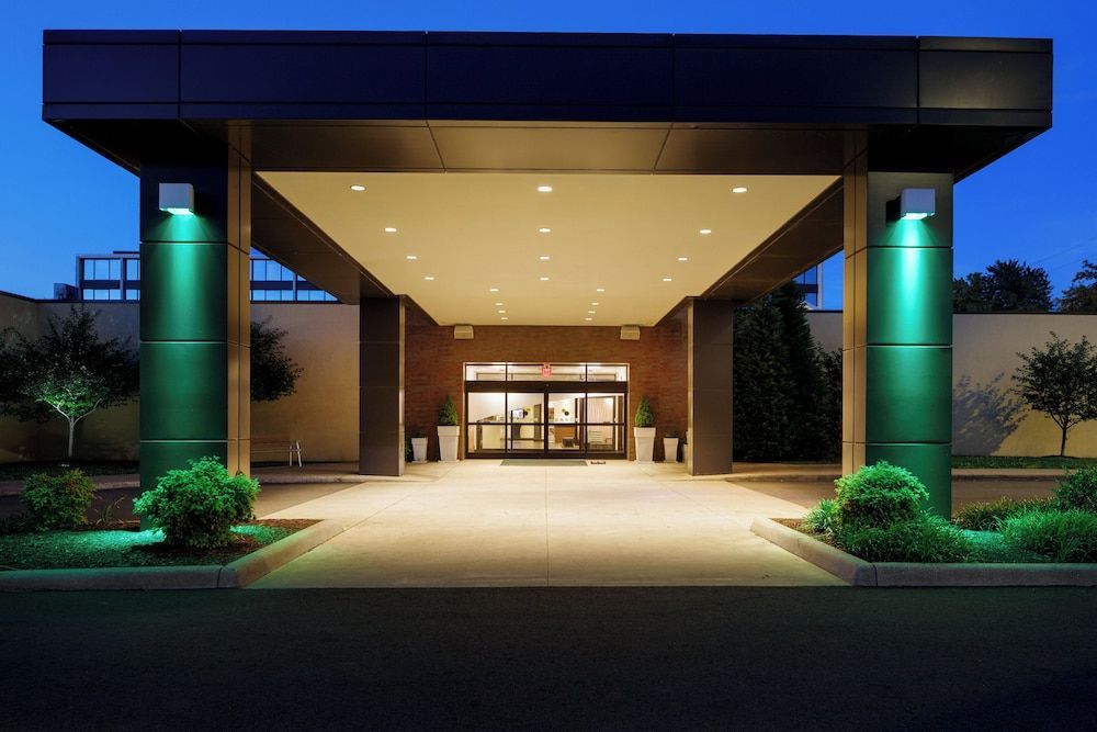 Holiday Inn & Suites CHARLESTON WEST by IHG 1