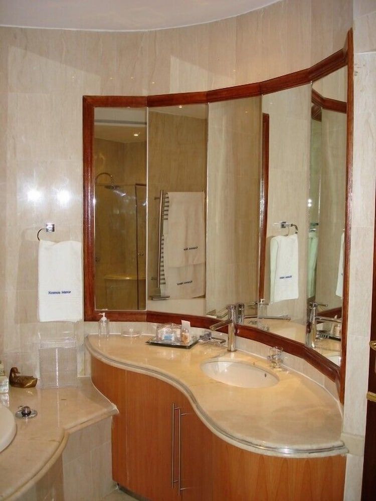 Kosmos Manor Guest House 2