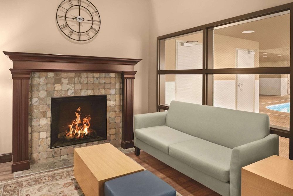 Country Inn & Suites by Radisson, Dayton South, OH 2