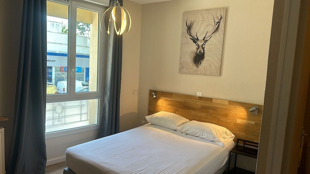 HOTEL IN PARIS 1