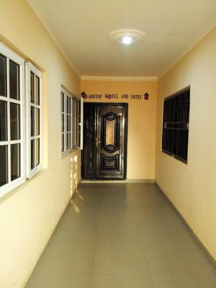 DABOTOV Hotel and Suites 2