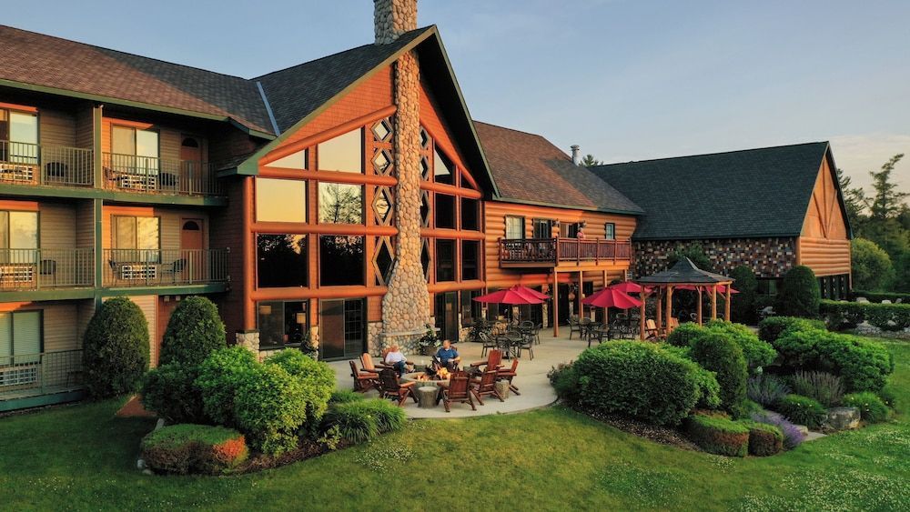 Crooked River Lodge 1