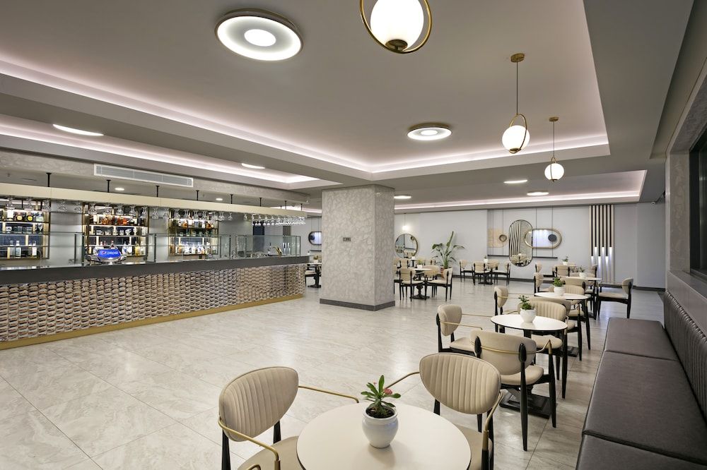 Mövenpick Resort Antalya Tekirova 1