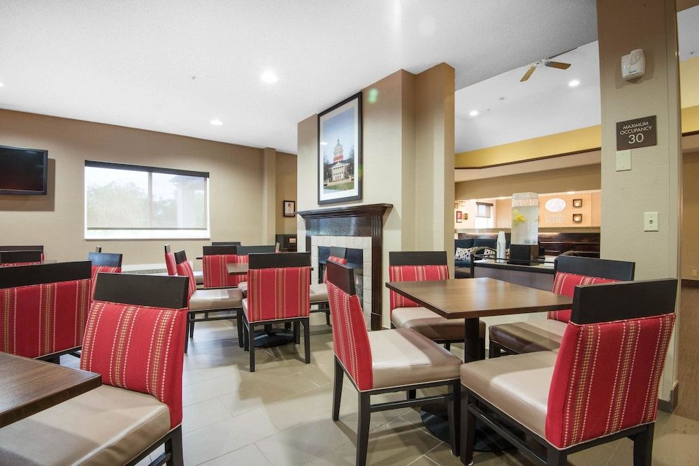 Comfort Suites Rochester Henrietta University Area 2