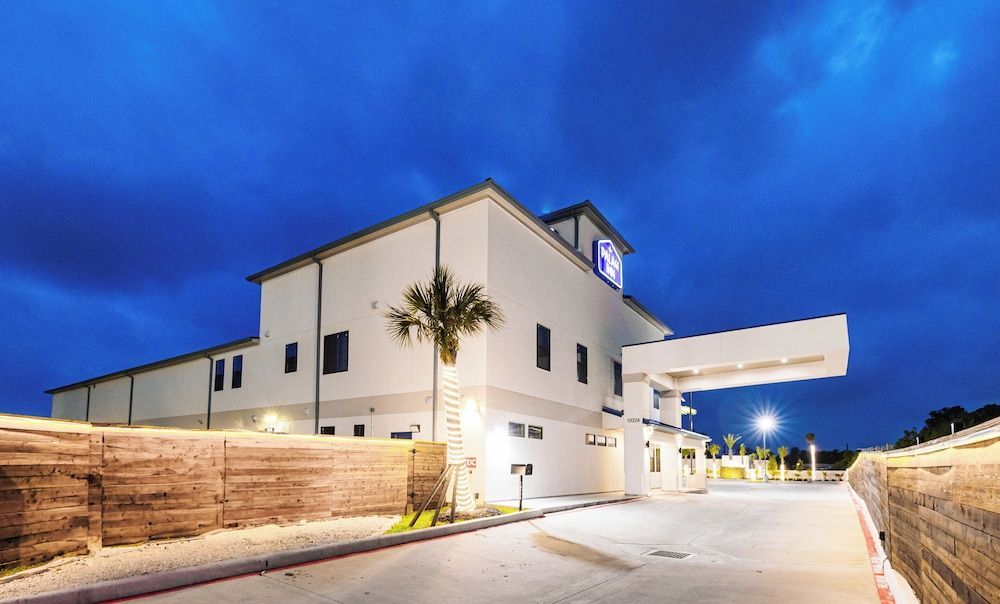 Palace Inn Blue Edgebrook 1