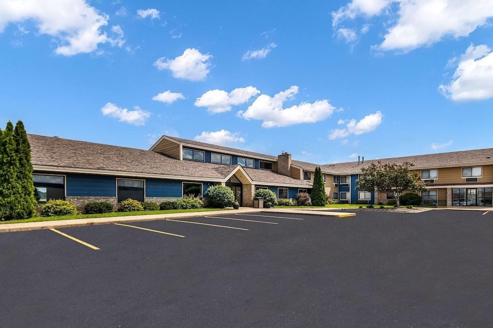 AmericInn by Wyndham Albert Lea 1