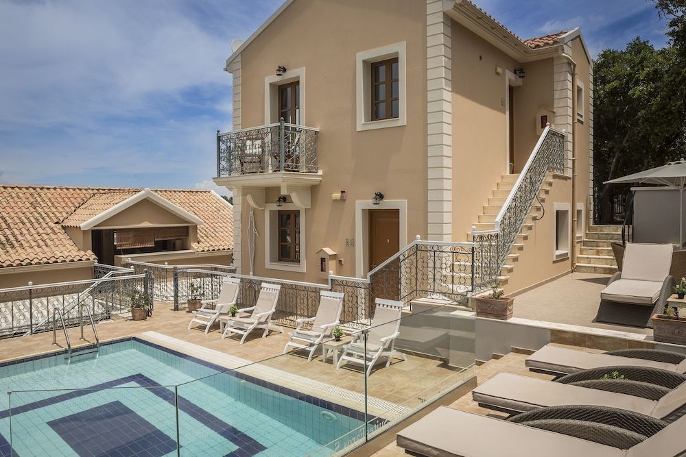 Faros Suites - Adults Only 1