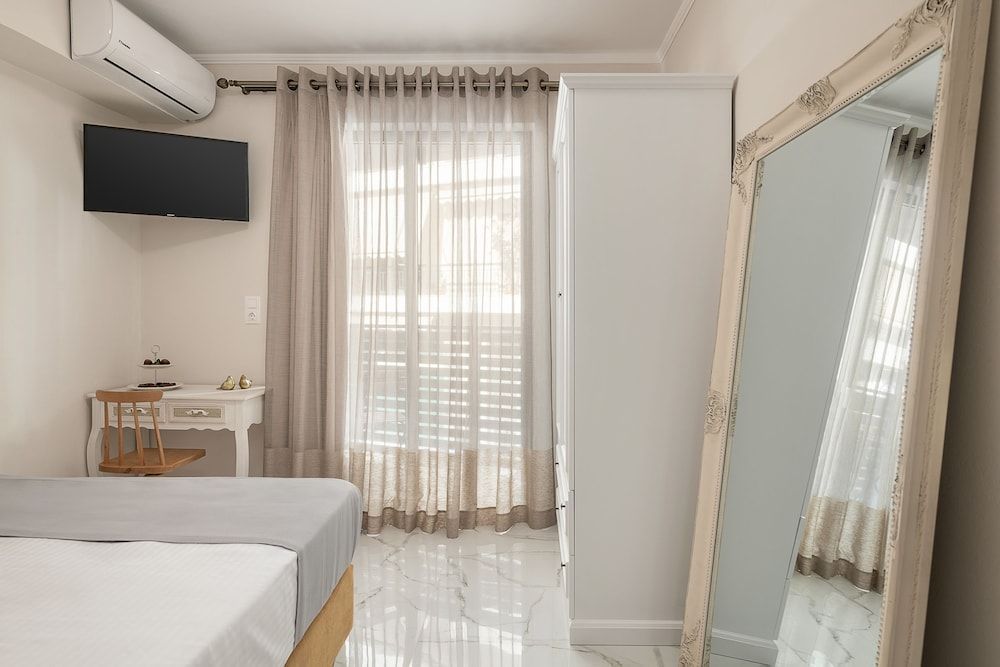 Elvira City Apartment 1