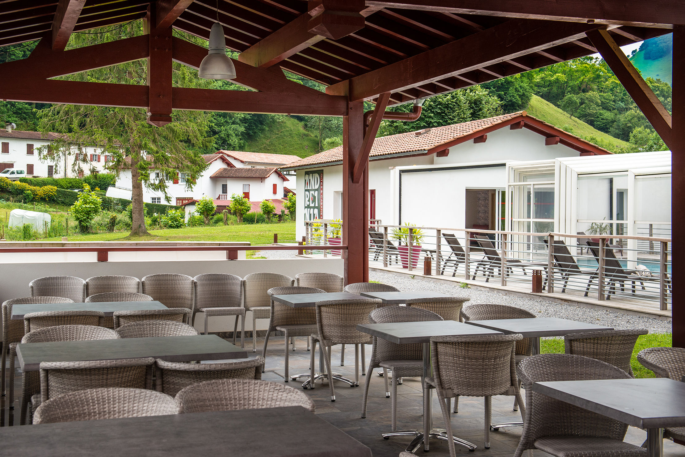 Logis Hôtel Andreinia & Cabane 2
