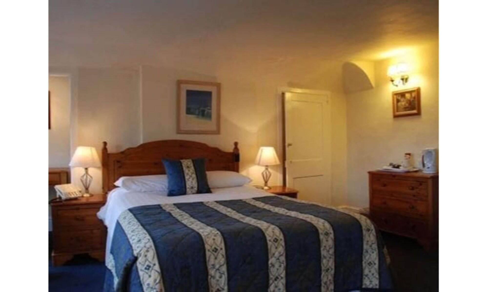 Crown House Hotel 2