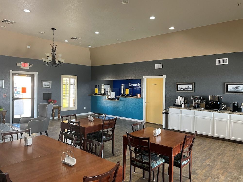 Kenedy Inn and Suites 1